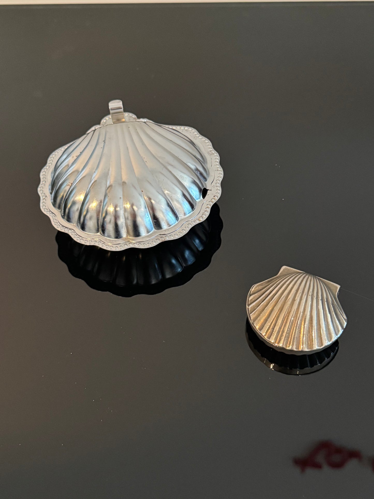 Vintage silver-plated shell