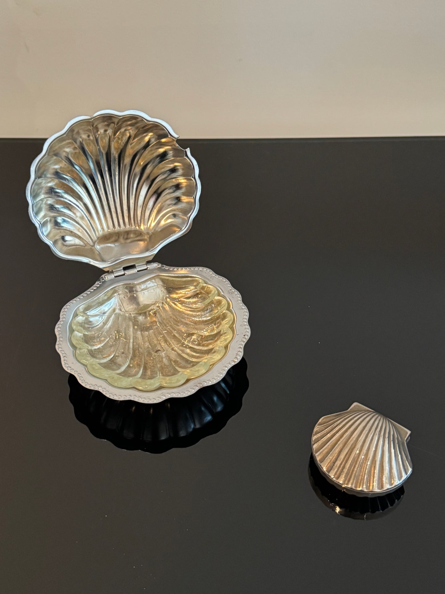 Vintage silver-plated shell