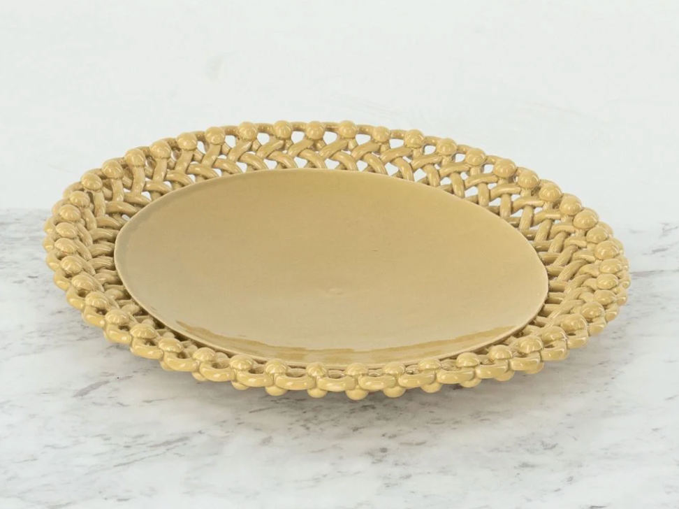 Beige ceramic plate with woven rim on a marble surface, Meleia Service Flat Plate – Handmade Ceramic – Maison Pichon